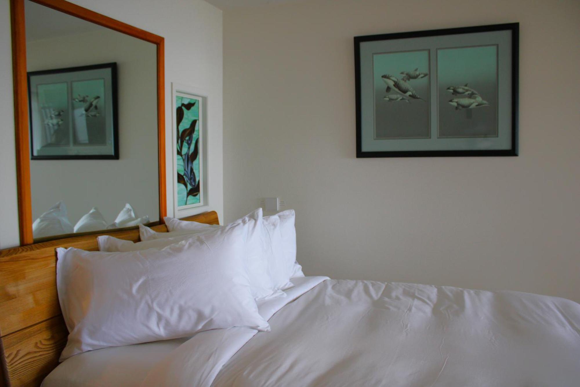 Sooke Harbour House Hotel Exterior photo