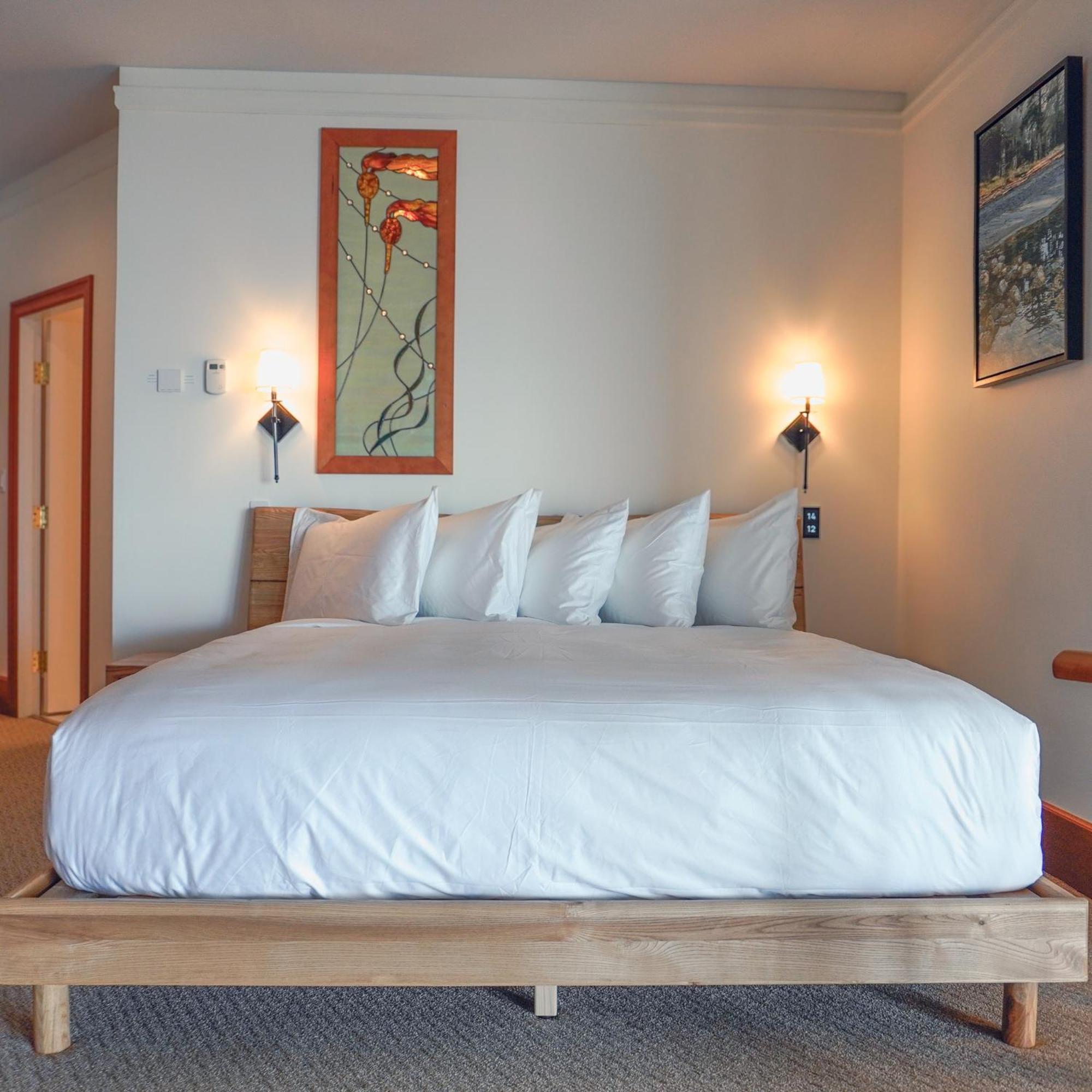 Sooke Harbour House Hotel Exterior photo