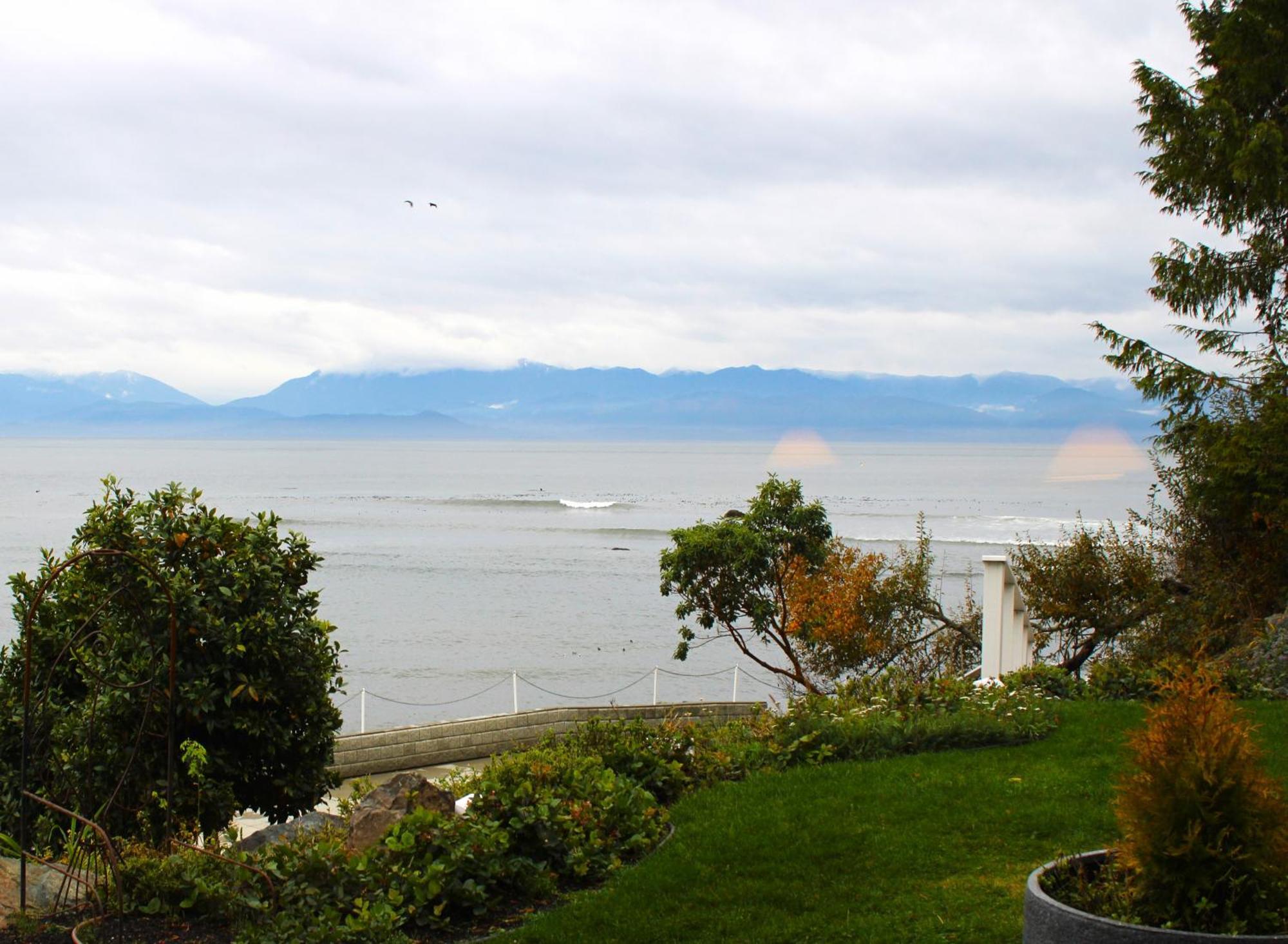Sooke Harbour House Hotel Exterior photo